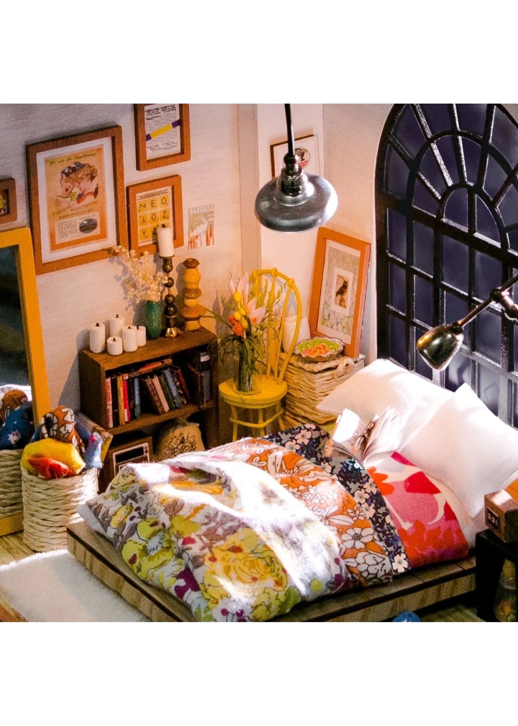 Hands Craft Alice's Dreamy Bedroom - Image 4