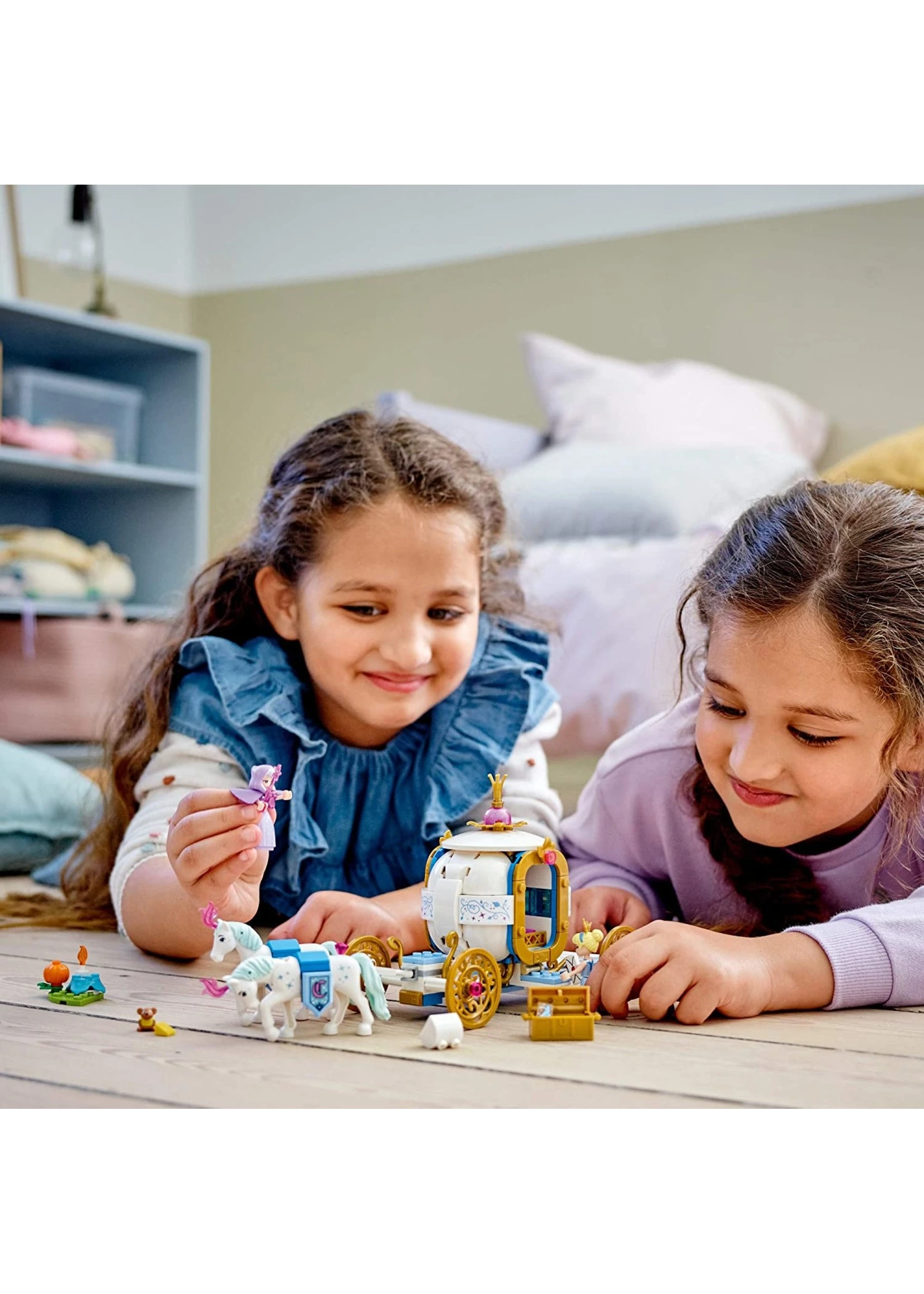 LEGO 43192 - Cinderella's Royal Carriage - Image 3