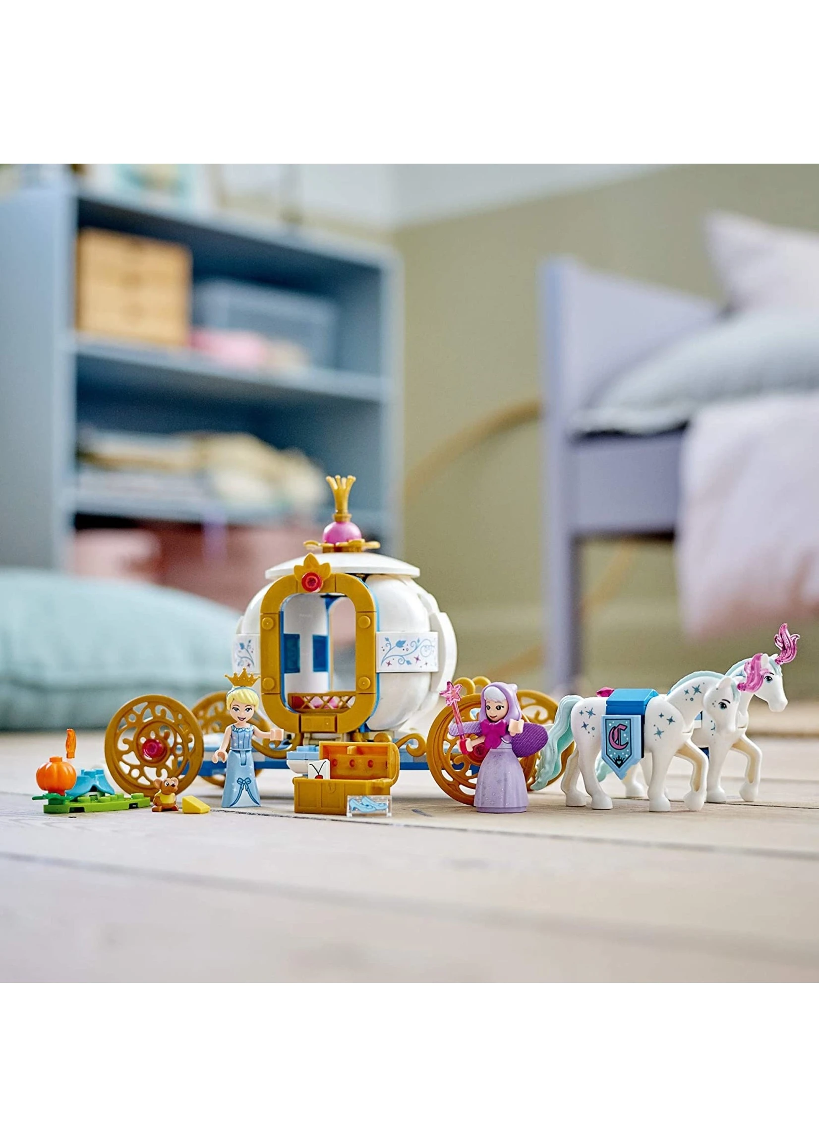 LEGO 43192 - Cinderella's Royal Carriage - Image 6