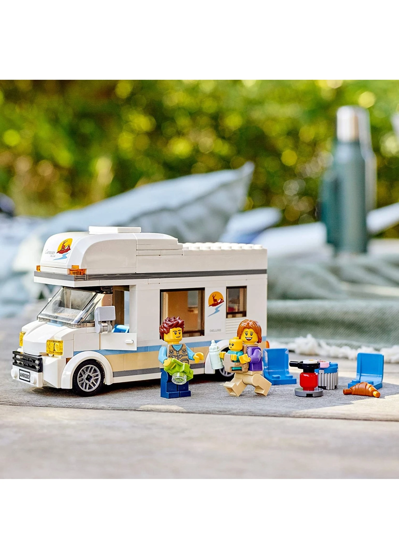 LEGO 60283 - Holiday Camper Van - Image 5