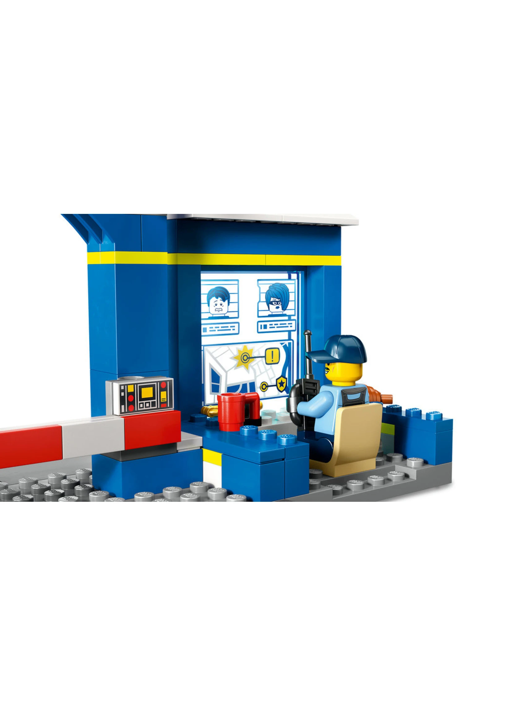 LEGO 60370 - Police Station Chase - Image 5
